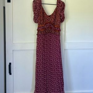 Lulus floral print midi dress with slight puff sleeves and ruffle detail